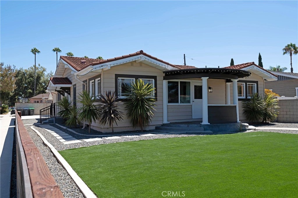 1104 W Palm Avenue