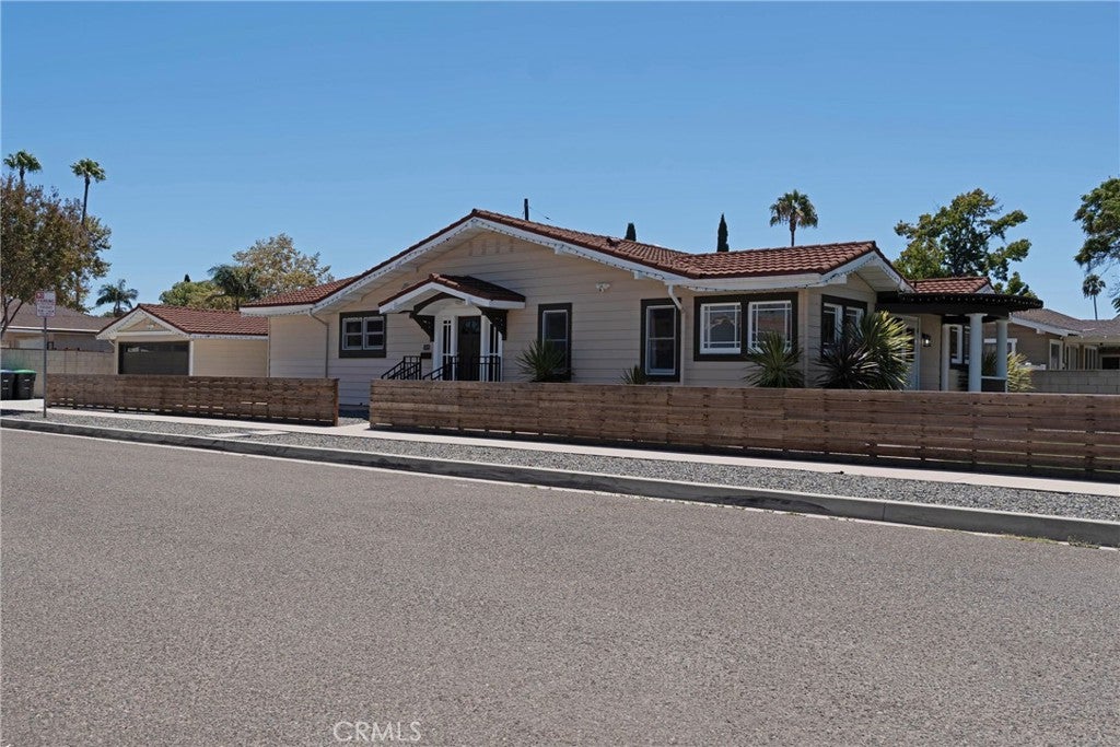 1104 W Palm Avenue