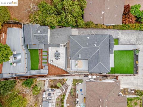 Photo of 7900 Michigan Ave, Oakland, CA 94605 (MLS # 41119286)