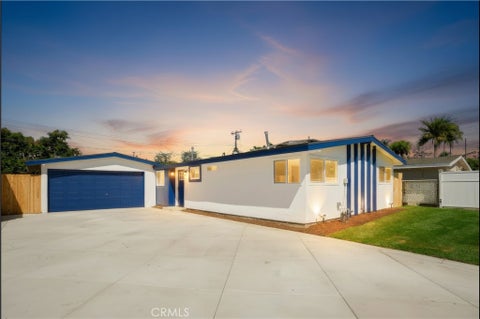 Photo of 2225 Maple ST, Costa Mesa, CA 92627 (MLS # PW26179979)