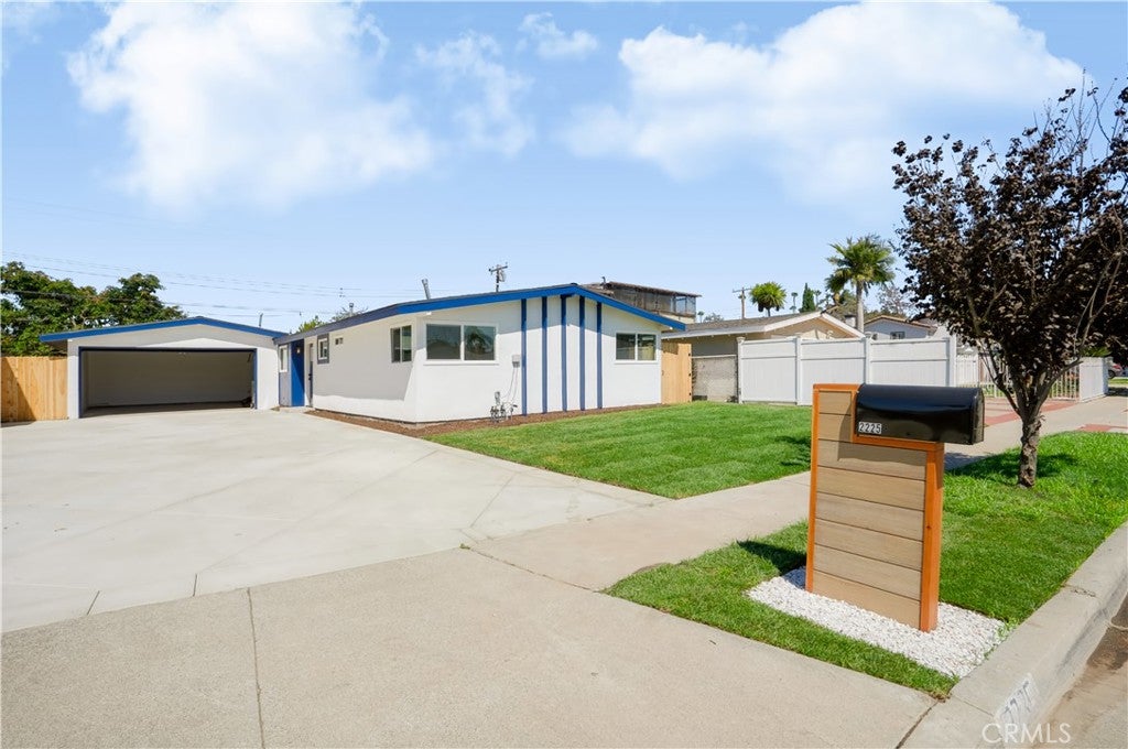 2225 Maple