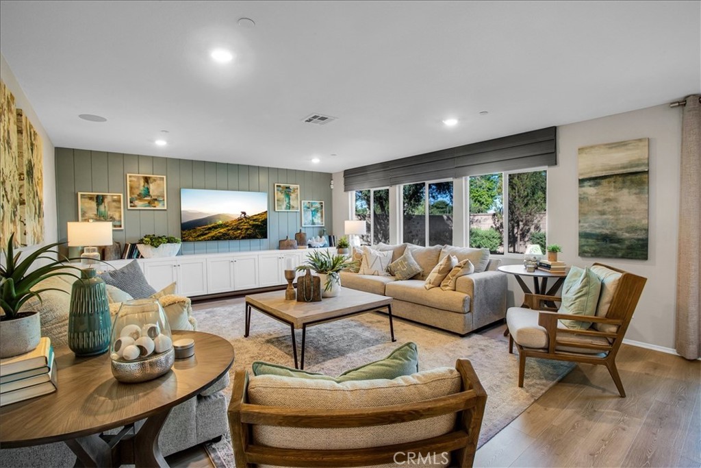 83536 Avenida Campanas