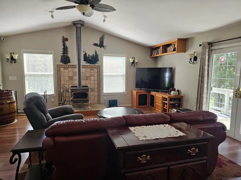 Stirling City, California 95978, United States, 2 Bedrooms Bedrooms, ,3 BathroomsBathrooms,Residential,Active,194637