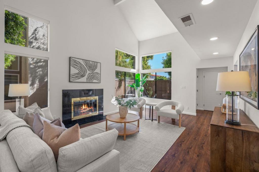 1327 Greenwich Court