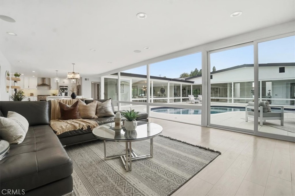 10132 Phelan
