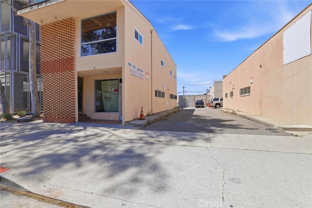 101-109 S Locust Street