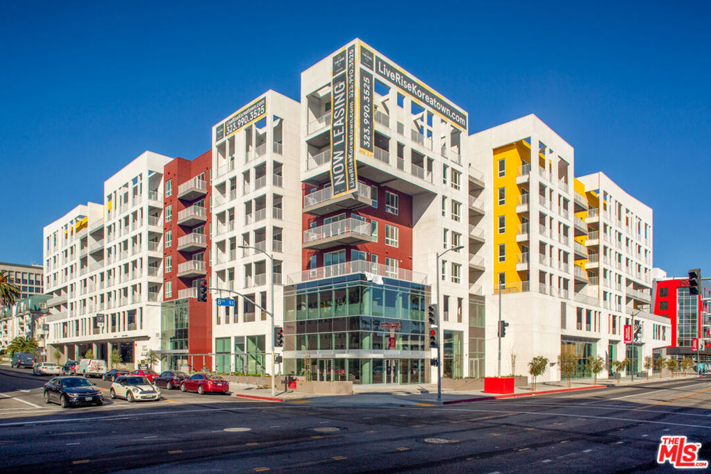 This amazing 1BD/1BA apartment home is available immediately! With fresh, modern looks matched by refined touches and moments of luxury. Upscale and exceptionally styled while still focused on comfort, wellness, and personal space. Equipped with designer-selected finishes, convenient features, the latest appliances, and touchless entry technology. It's a perfect place to come home to after reveling in the neighborhood or adventuring through the city. An enviable amenity collection that acts as a personal retreat and a go-to spot for social gatherings and entertaining. There are plenty of places for wellness and moments of calm, matched by a mix of styled spaces that were tailor-made for fun gatherings and energetic evenings from the sun-splashed pool to the private karaoke lounge. This is the new spot to be and be seen. Photos may consist of similar model units and virtually staged renderings.
