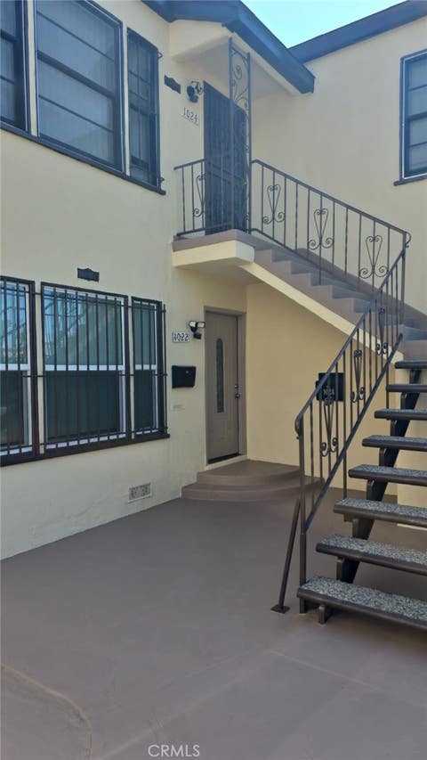 Photo of 1022 W 57th ST, Los Angeles, CA 90037 (MLS # SR26173106)