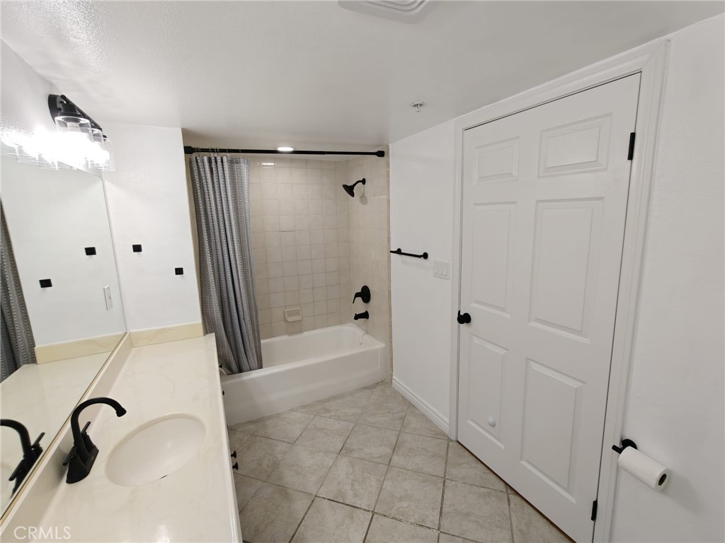 108 W Maple Street 7