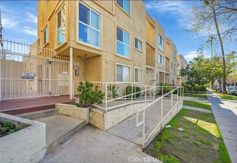 108 W Maple Street