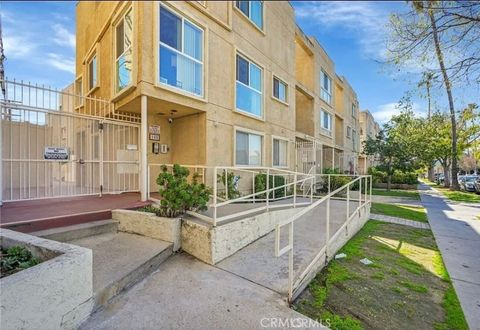 Photo of 108 W Maple Street #7, Glendale, CA 91204 (MLS # IV26072969)