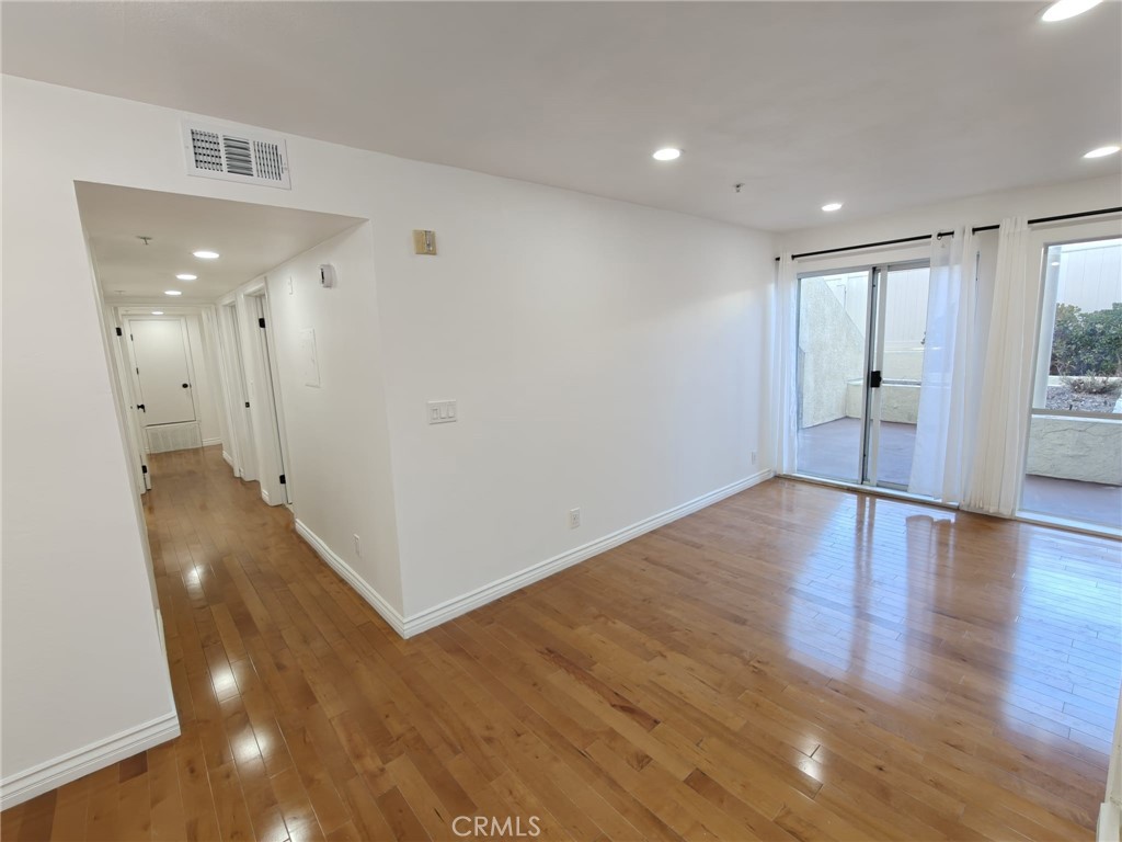 108 W Maple Street 7