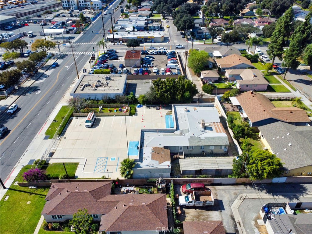 1555 W Commonwealth Avenue