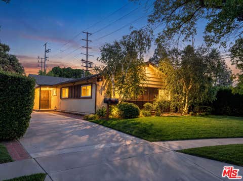 Photo of 22756 Mobile Street, West Hills, CA 91307 (MLS # 26875089)