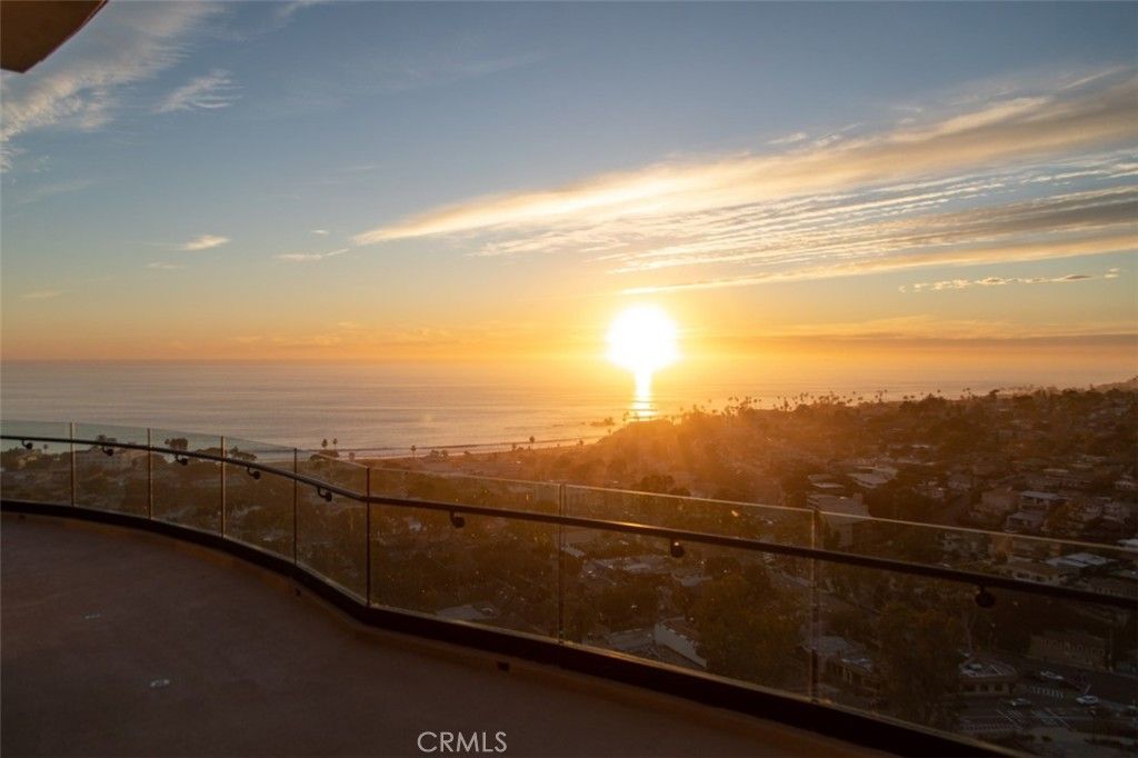 Photo of 648 Mystic Vw Vw, Laguna Beach, CA 92651 (MLS # LG25271340)