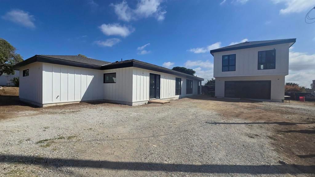 Photo of 227 Hill Dr Dr, Vista, CA 92083 (MLS # 250040762SD)