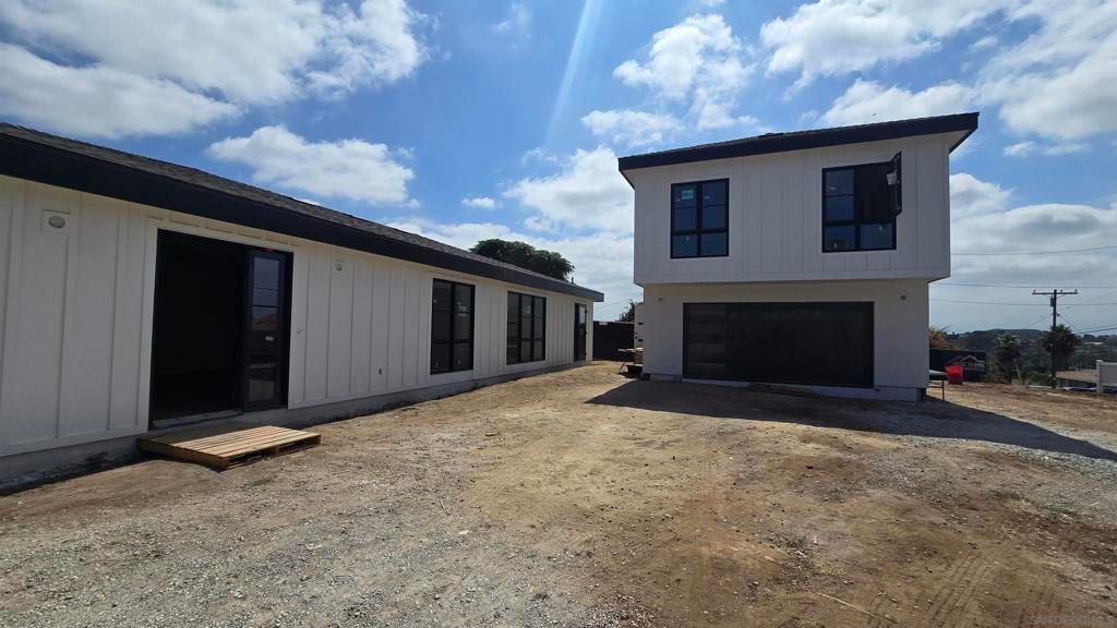 Photo of 227 Hill Dr Dr, Vista, CA 92083 (MLS # 250040762SD)