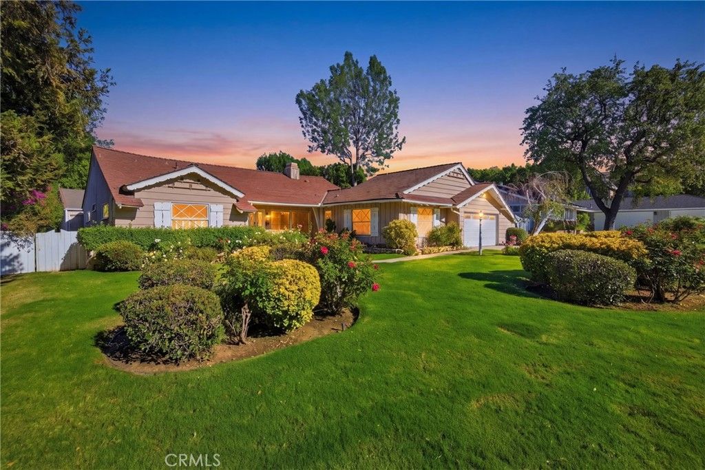 Photo of 5430 Corbin Avenue, Tarzana, CA 91356 (MLS # SR26080827)