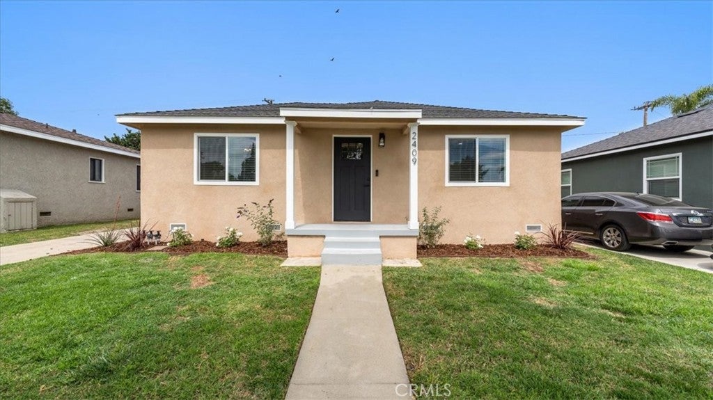 2409 Pepperwood Avenue, Long Beach CA 90815