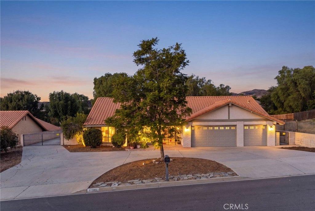 Photo of 11385 Knoll Vista ST, Moreno Valley, CA 92555 (MLS # IG26225945)