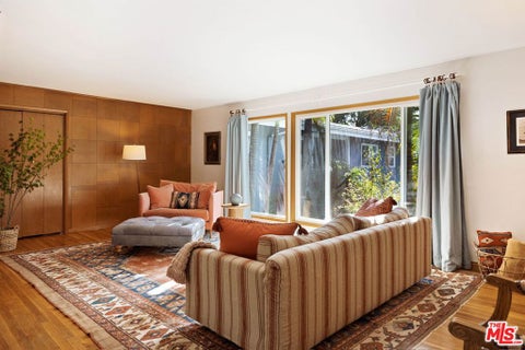 Photo of 4252 Fair Avenue #10, Los Angeles, CA 91602 (MLS # 26990093)