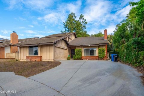 Photo of 272 Cloudcrest Court, Newbury Park, CA 91320 (MLS # 226002073)