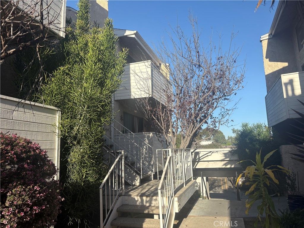 Photo of 10521 National Boulevard #207, Los Angeles, CA 90034 (MLS # SR26037454)