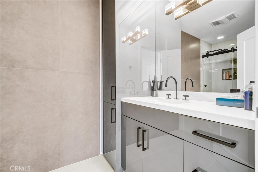 Humboldt Island (HHUM) - Residential