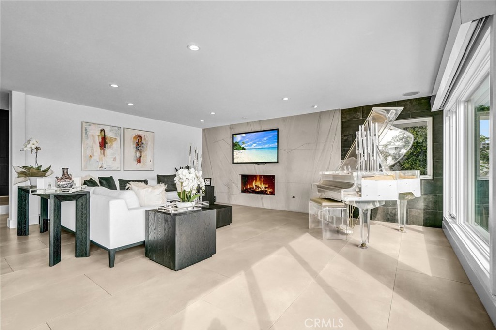 Humboldt Island (HHUM) - Residential