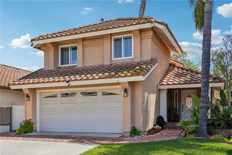 Photo of 4 Via Joaquin, Rancho Santa Margarita, CA 92688 (MLS # OC26079203)