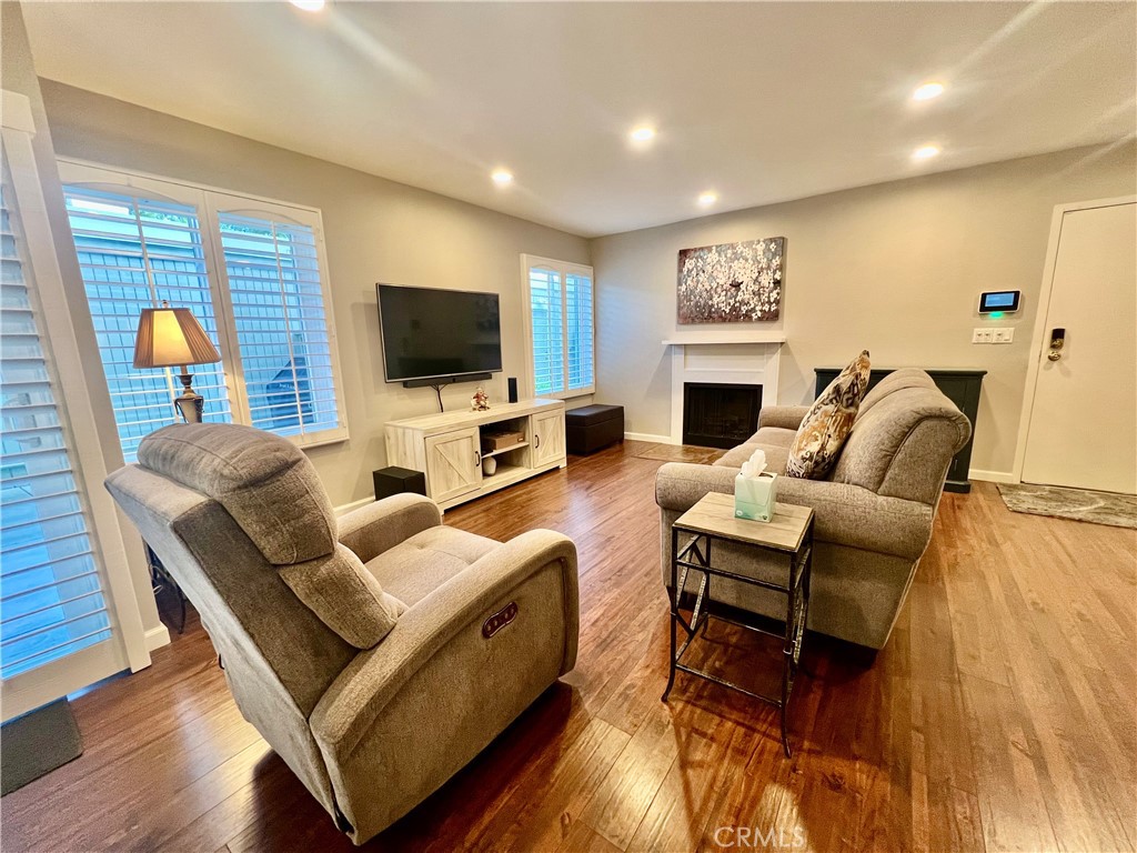 22123 Burbank Blvd #2