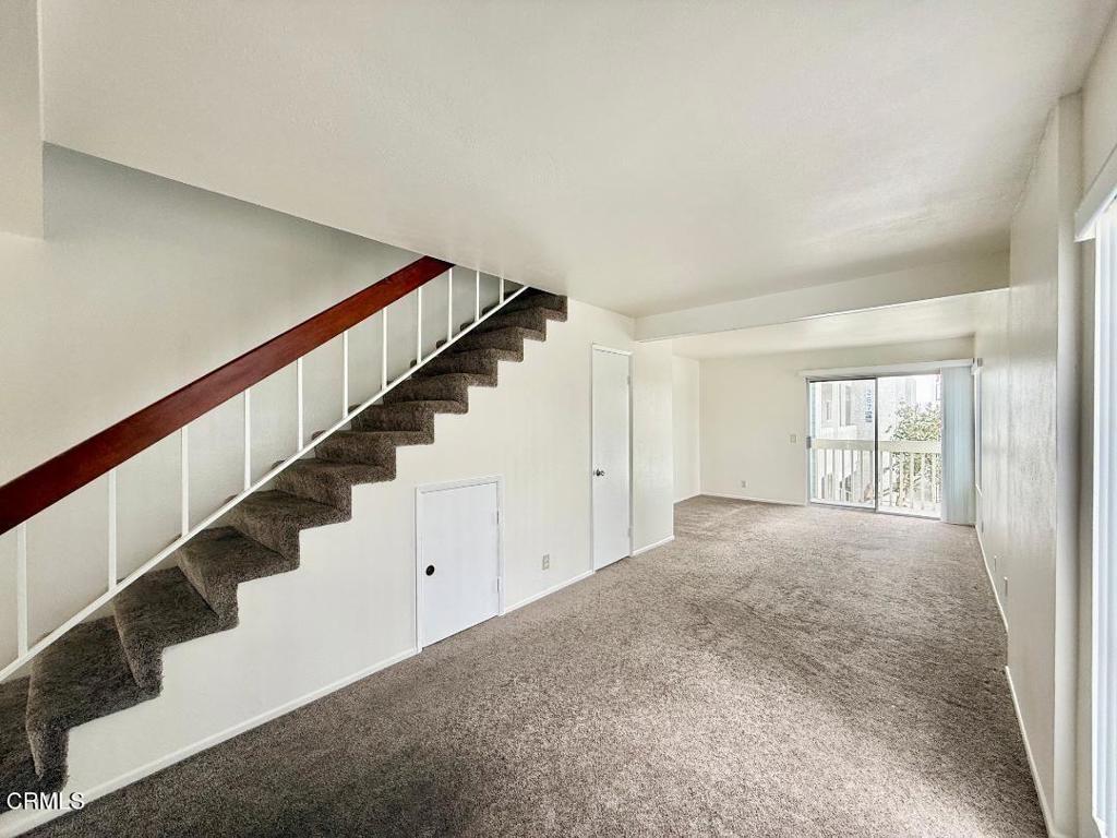 263 S Ventura Road 273