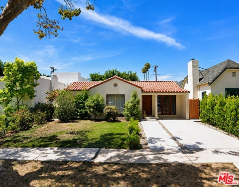 Photo of 225 S Canon Drive, Beverly Hills, CA 90212 (MLS # 26865477)