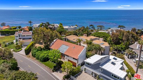 Photo of 31830 Broad Beach Road, Malibu, CA 90265 (MLS # 25536933)