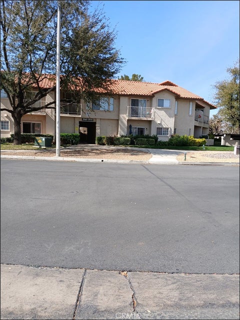 Photo of 19149 Palo Verde Dr, Apple Valley, CA 92308 (MLS # HD26146270)