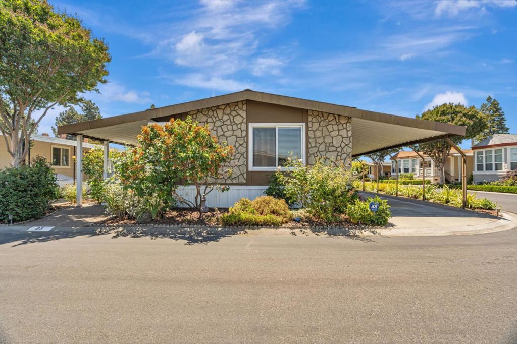 Welcome to Quail Hollow in San Jose! This lovely 2-bedroom, 2-bath home is located in a desirable 55+ community nestled in the heart of Silicon Valley. Step inside to find an open floor plan with spacious living and dining areas and a bright kitchen and family room. The primary suite is generously sized and includes an office nook to work from home or use for crafting. Enjoy morning coffee or relax with a book on the covered porch. Community amenities include a clubhouse, pool, spa, and organized activities perfect for staying active and social. Conveniently close to shopping, dining, and major freeways. Dont miss this opportunity to enjoy low-maintenance living in a peaceful, friendly neighborhood!