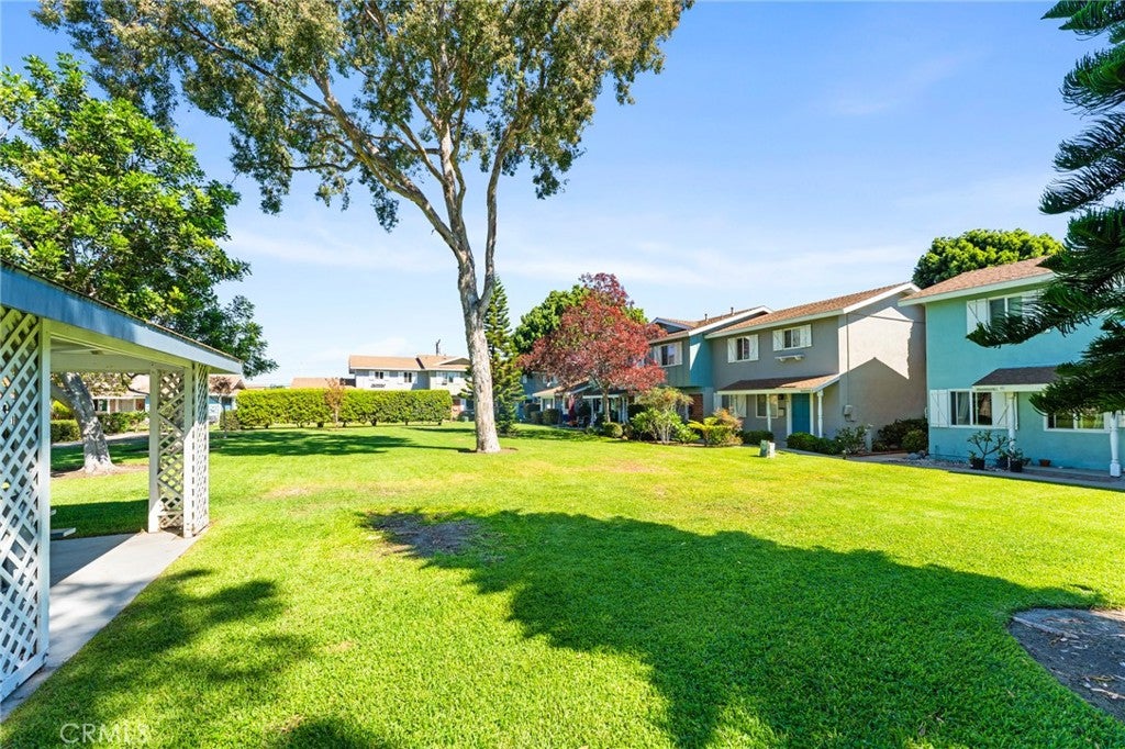 Photo of 10203 Holburn DR, Huntington Beach, CA 92646 (MLS # OC26216605)