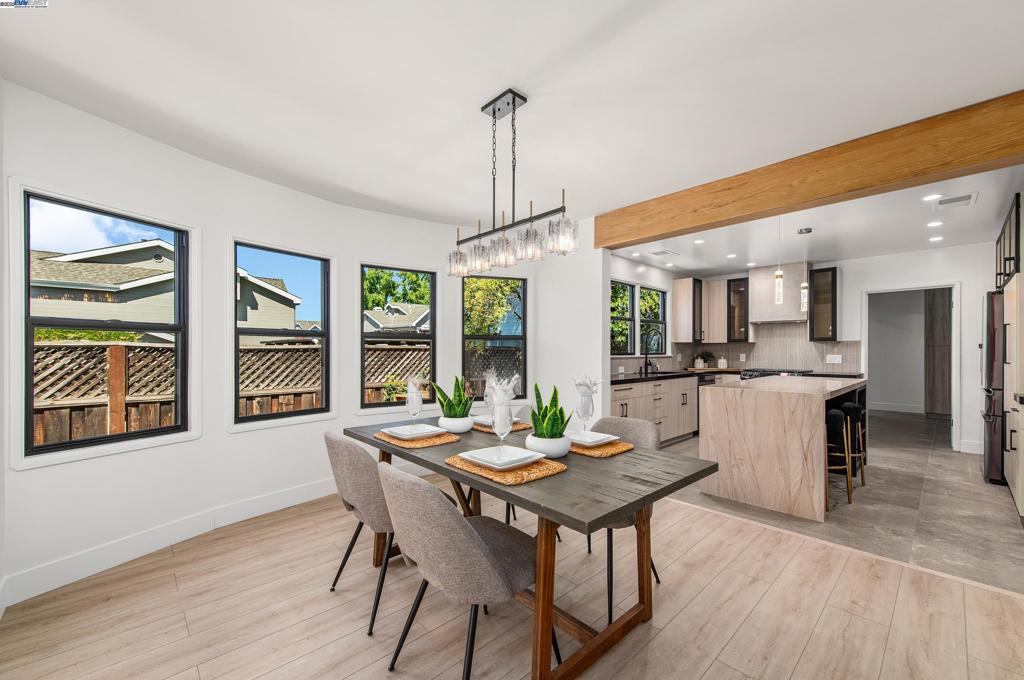 DOWNTOWN PLEAS. - Residential