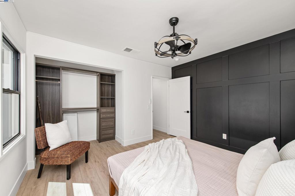 DOWNTOWN PLEAS. - Residential