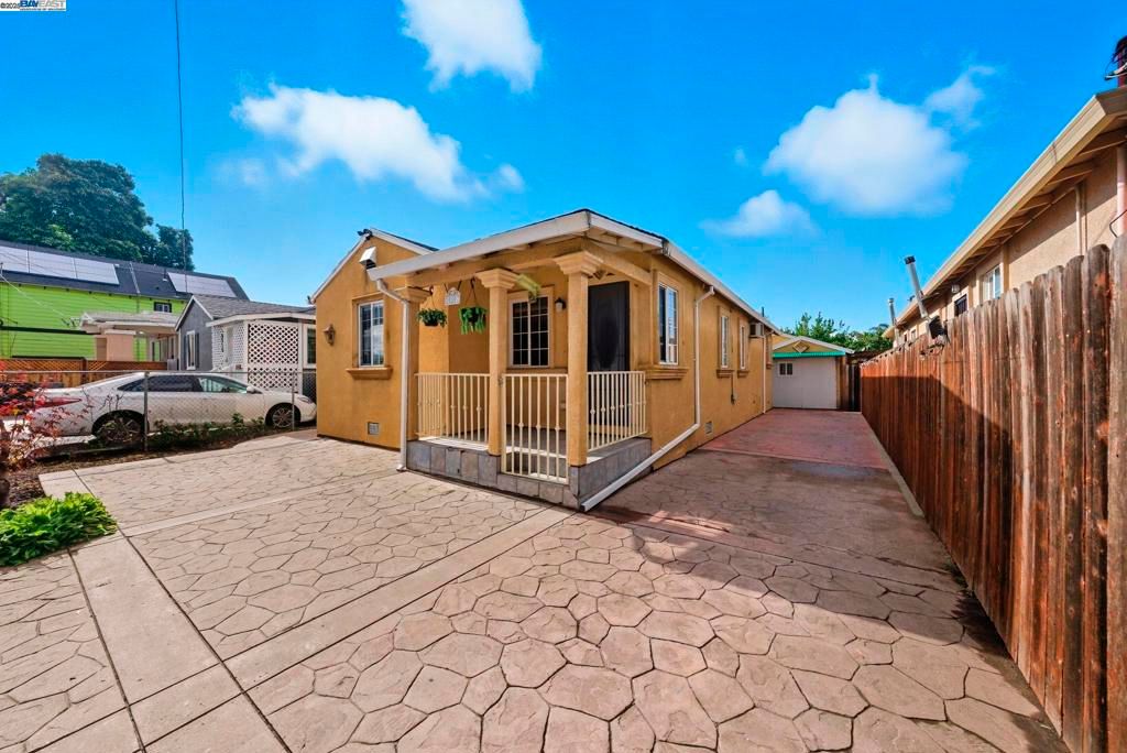 Photo of 10507 Russet St, Oakland, CA 94603 (MLS # 41115593)