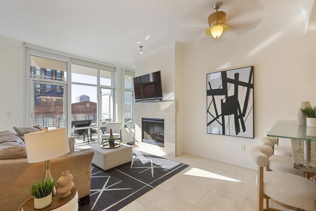 550 Front St 407