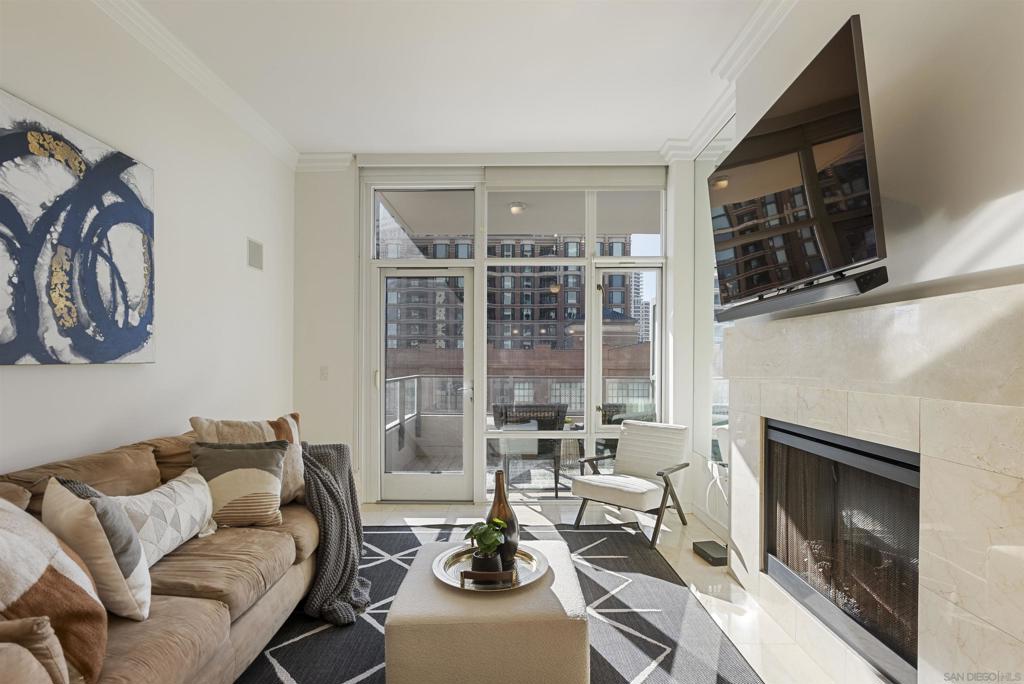 550 Front St 407