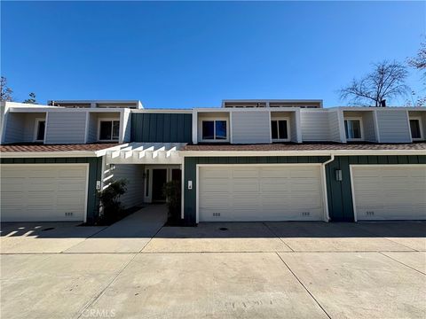Photo of 18125 Andrea Circle N #4, Northridge, CA 91325 (MLS # SR26008558)
