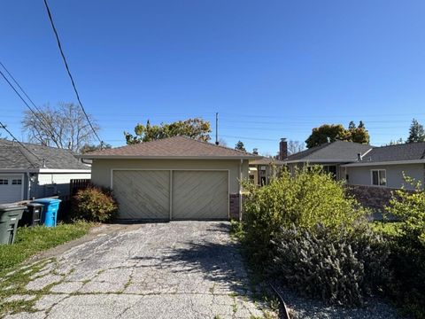 Photo of 139 Alexander Avenue, Redwood City, CA 94061 (MLS # ML82038317)