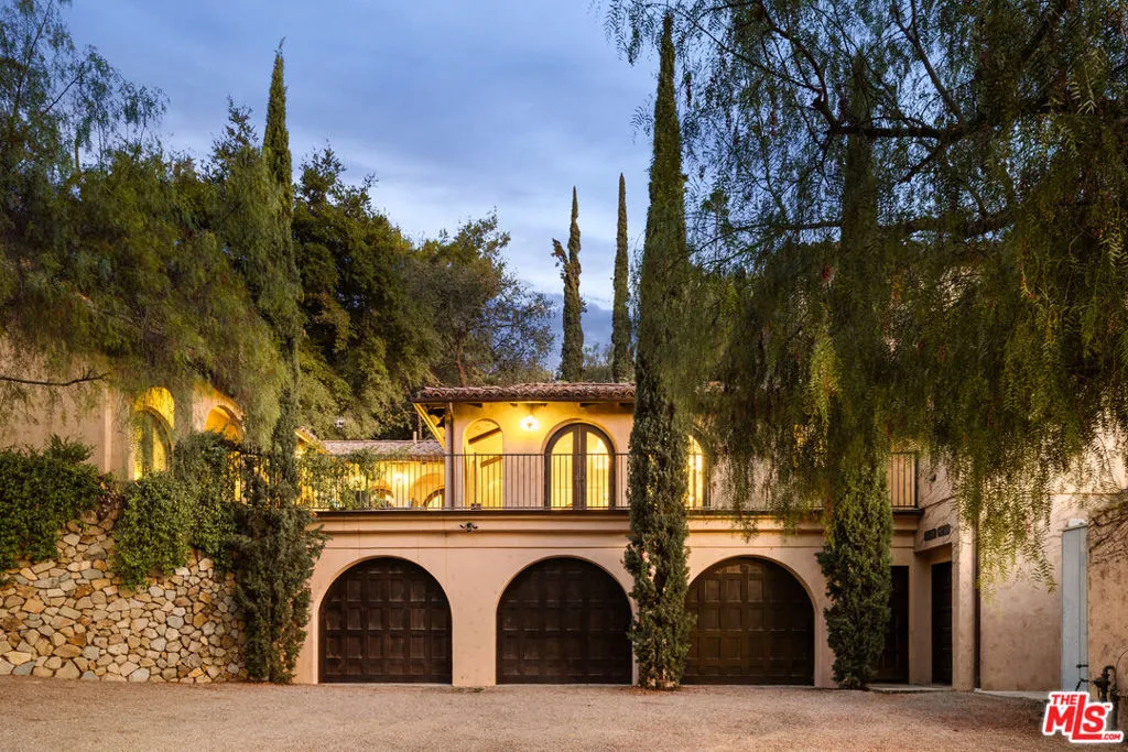 Encino, California 91316, United States, 5 Bedrooms Bedrooms, ,8 BathroomsBathrooms,Residential,Active,182662