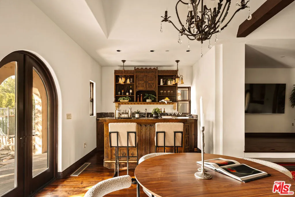 Encino, California 91316, United States, 5 Bedrooms Bedrooms, ,8 BathroomsBathrooms,Residential,Active,182662