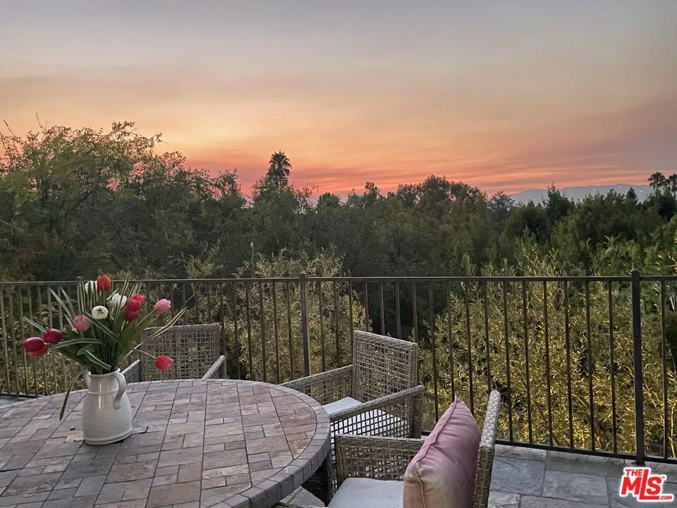 Encino, California 91316, United States, 5 Bedrooms Bedrooms, ,8 BathroomsBathrooms,Residential,Active,182662