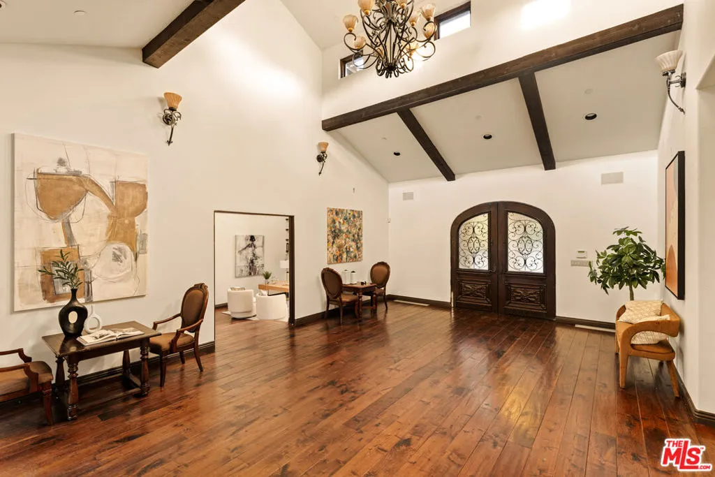 Encino, California 91316, United States, 5 Bedrooms Bedrooms, ,8 BathroomsBathrooms,Residential,Active,182662