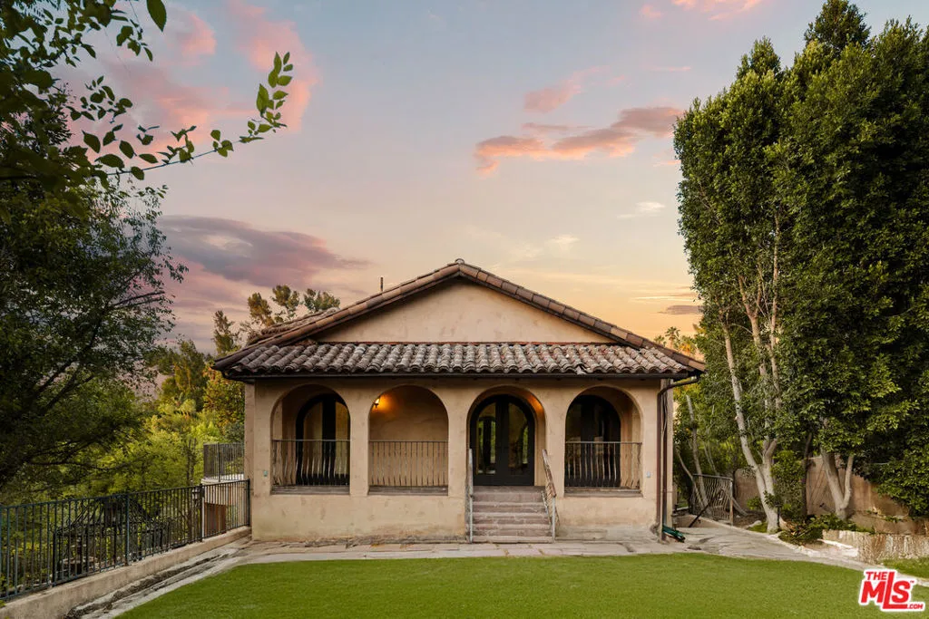 Encino, California 91316, United States, 5 Bedrooms Bedrooms, ,8 BathroomsBathrooms,Residential,Active,182662