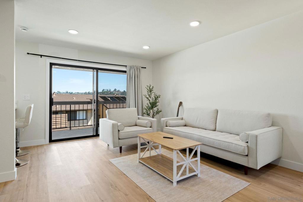 5109 Fontaine St 215